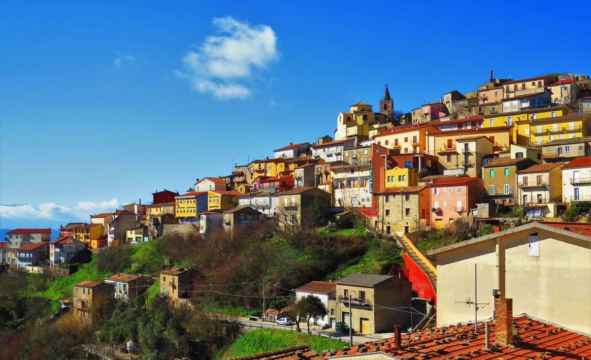 Panorama del borgo di Cairano
