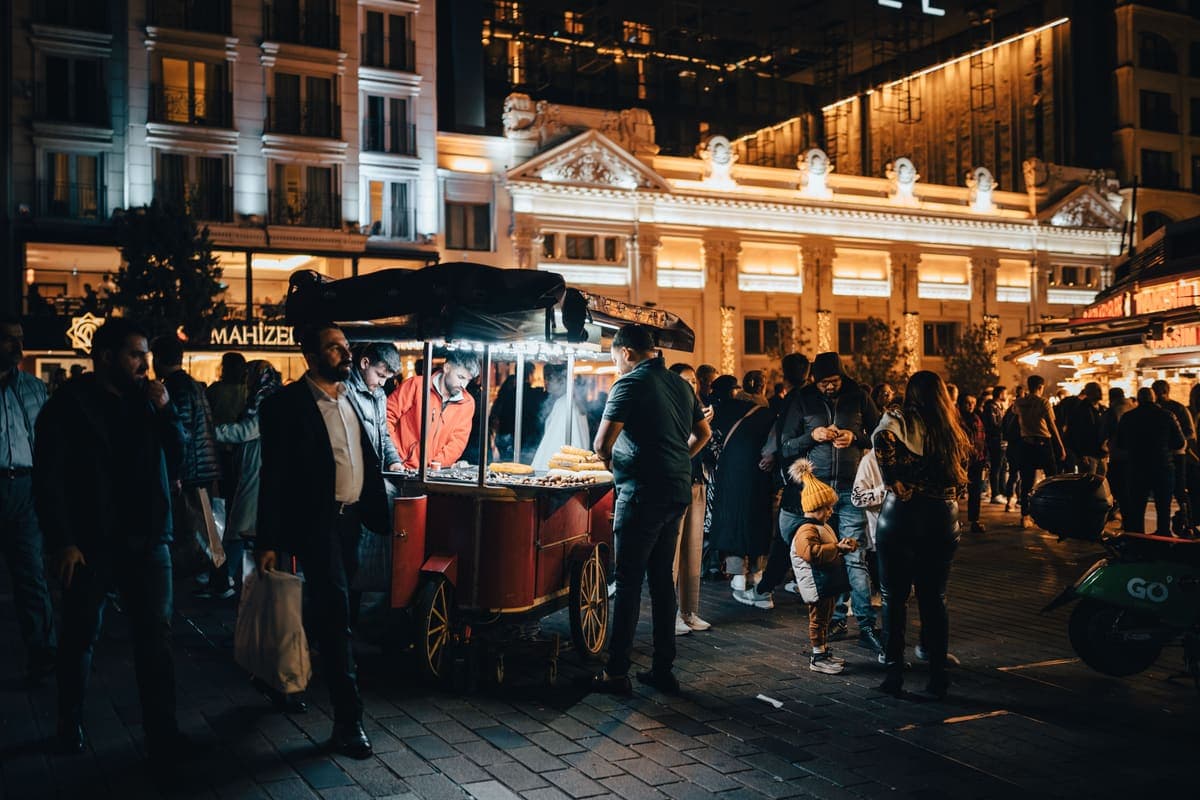 Tavolata di una sagra paesana